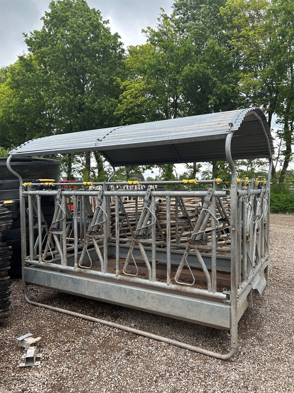 Brugt foderhæk med sikkerhedsfanggitre, 2 x 3 m. 