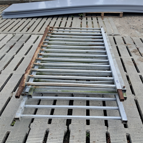 Brugte mellemgitre i 50x50 mm,  8,74 m samlet
