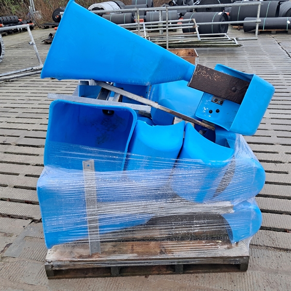 4 stk. brugte Alfa Laval foderautomater