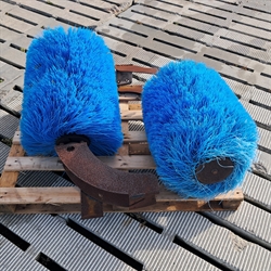 2 stk. brugte kobørster med beslag 