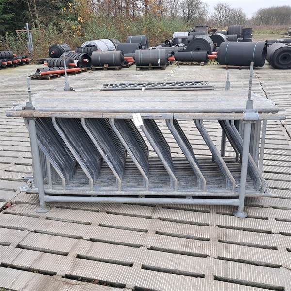 Brugte skrågitter til kalve, 20 stk. længde: 2,21 m. 