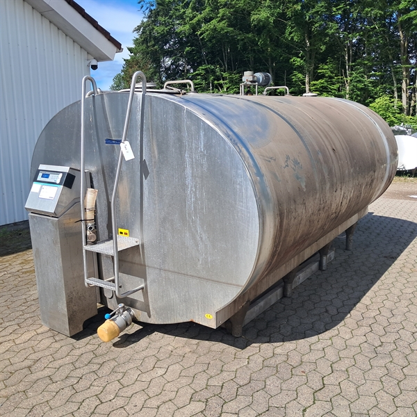 1 stk. brugt "Mueller" køletank 10.000 l. 410x230x240 cm. Tank 11