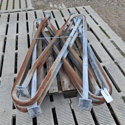8 stk. brugte 1½" sengebøjler længde: 1,60 m Cc: 0,53 m S494