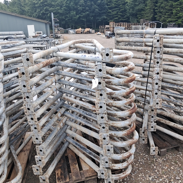 8 stk. brugte 2" sengebøjler længde: 1,60 m. Cc: 0,70 m. S471