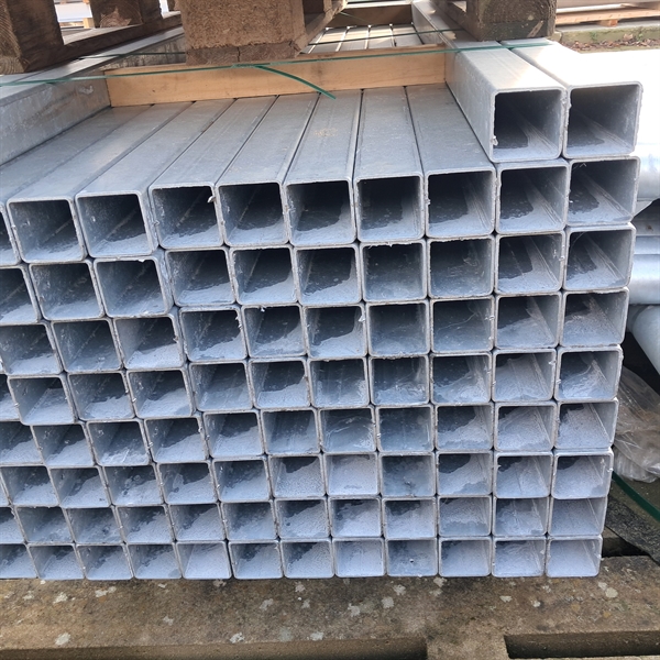 60x60x3 mm. stolpe til nedstøbning, længde: 2 m.